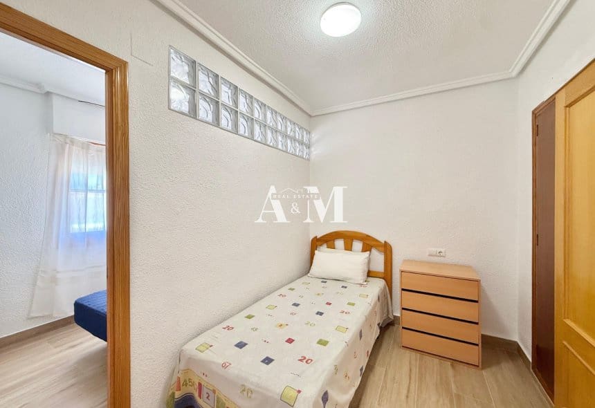 Casa de 5 habitaciones en Santa Pola en alquiler - 1.400 € (Ref: 10095380)