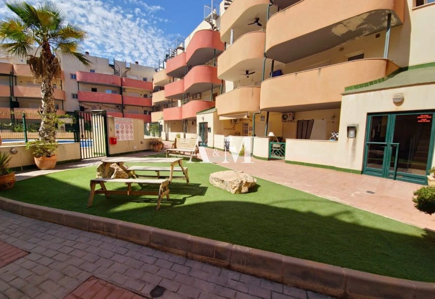 1 slaapkamer Appartement te huur in Almoradi met zwembad - € 600 (Ref: 10095383)
