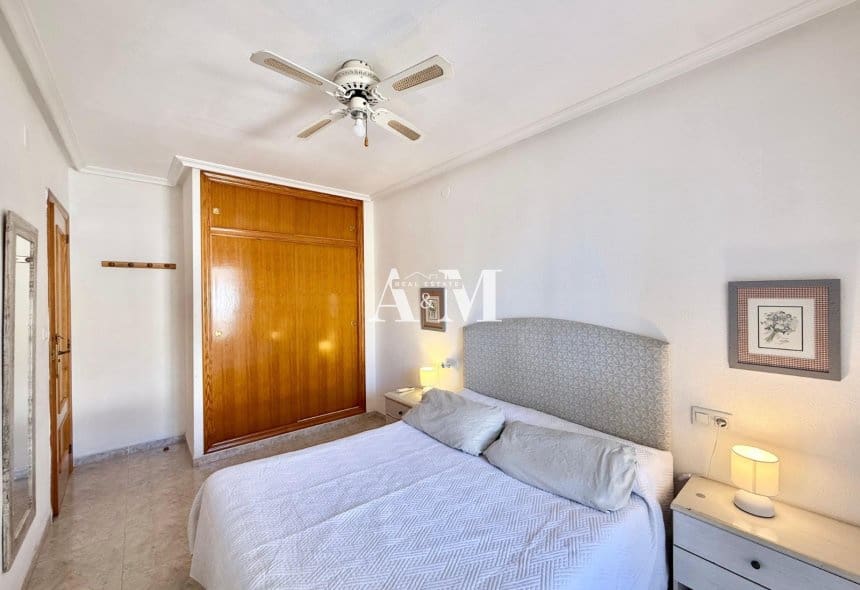 2 slaapkamer Strandappartement te huur in Santa Pola - € 850 (Ref: 10095385)