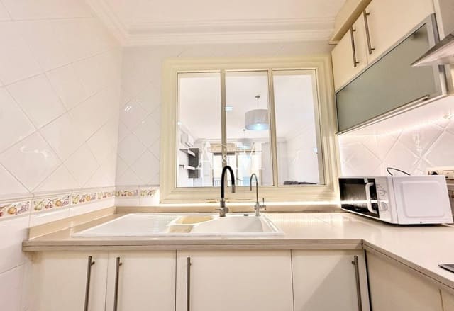 3 slaapkamer Appartement te huur in Zona Pueblo, Guardamar del Segura - € 1.000 (Ref: 10095386)