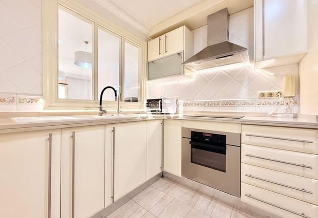 3 slaapkamer Appartement te huur in Zona Pueblo, Guardamar del Segura - € 1.000 (Ref: 10095386)
