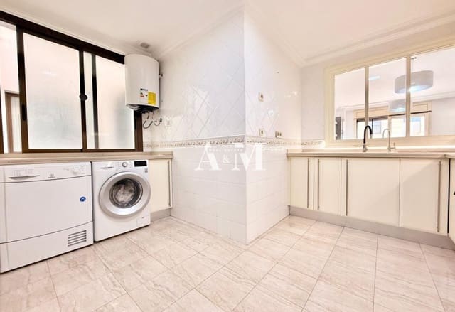 3 slaapkamer Appartement te huur in Zona Pueblo, Guardamar del Segura - € 1.000 (Ref: 10095386)