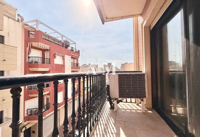 3 slaapkamer Appartement te huur in Zona Pueblo, Guardamar del Segura - € 1.000 (Ref: 10095386)
