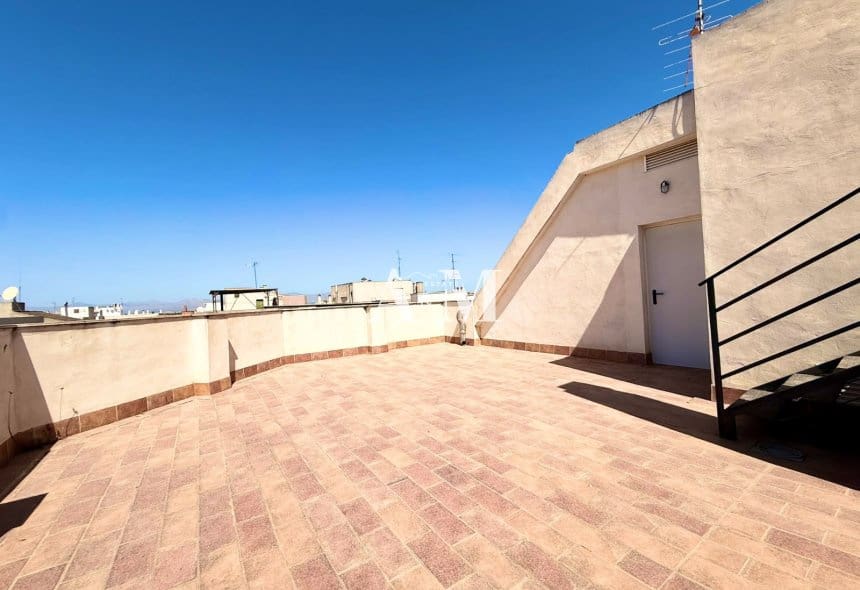 1 Zimmer Apartment zu vermieten in Almoradi mit Pool - 800 € (Ref: 10095388)