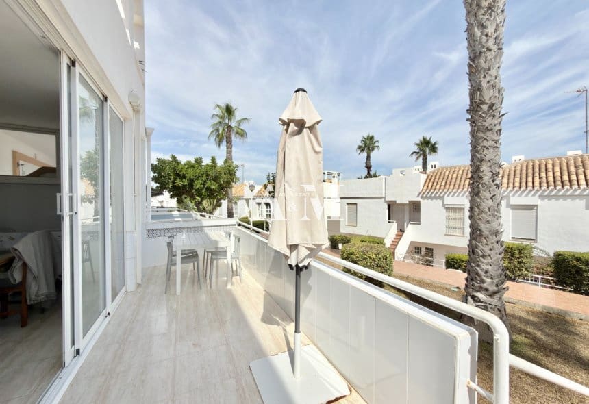 2 makuuhuone Ranta-asunto vuokrattavana paikassa Cabo Roig mukana uima-altaan - 850 € (Ref: 10095390)