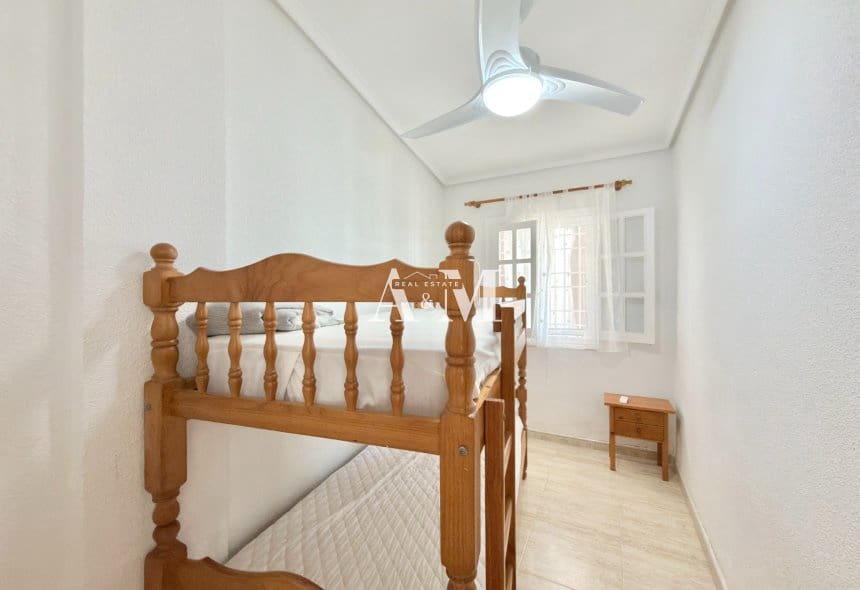 2 makuuhuone Ranta-asunto vuokrattavana paikassa Cabo Roig mukana uima-altaan - 850 € (Ref: 10095390)