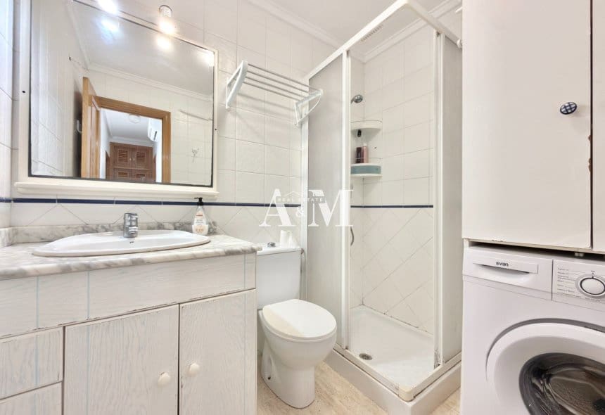 2 makuuhuone Ranta-asunto vuokrattavana paikassa Cabo Roig mukana uima-altaan - 850 € (Ref: 10095390)