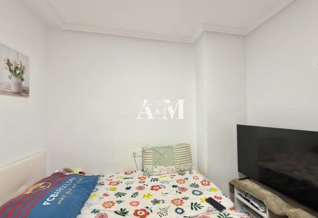 2 slaapkamer Appartement te huur in Parque de las Naciones, Torrevieja met zwembad - € 850 (Ref: 10095391)