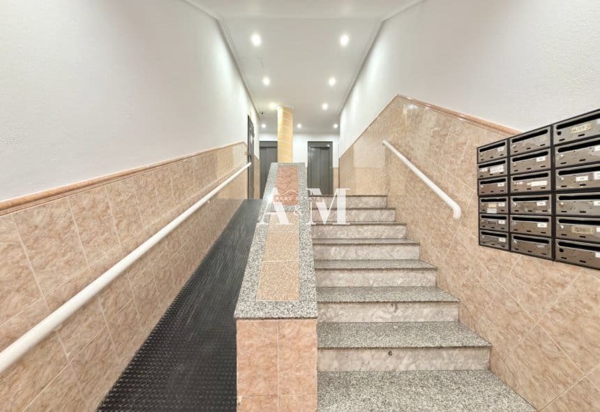 2 slaapkamer Appartement te huur in Torrevieja met zwembad - € 850 (Ref: 10095391)