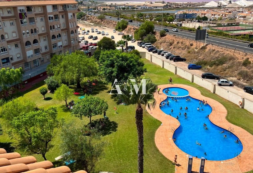 2 slaapkamer Appartement te huur in Torrevieja met zwembad - € 850 (Ref: 10095391)