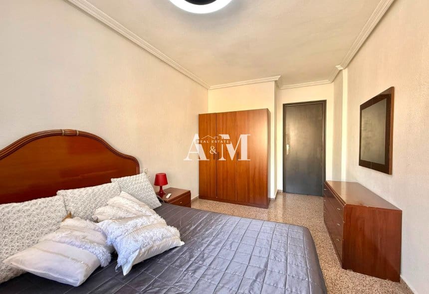 4 soveværelse Lejlighed til leje i Almoradi - € 800 (Ref: 10095392)