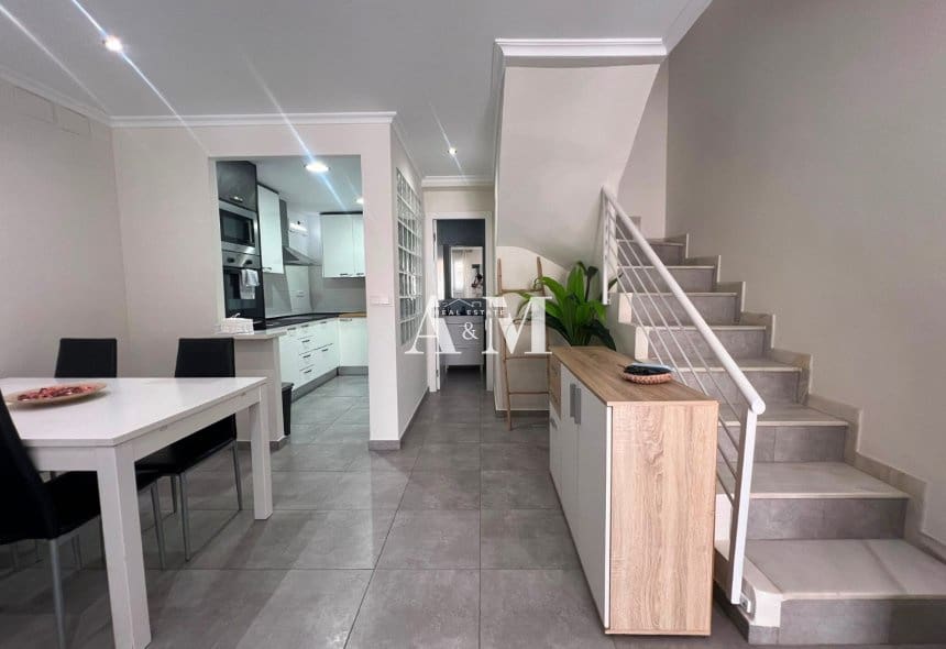 2 sovrum Hus att hyra i Gran Alacant med pool - 1 200 € (Ref: 10095393)
