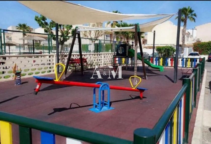 2 sovrum Hus att hyra i Gran Alacant med pool - 1 200 € (Ref: 10095393)