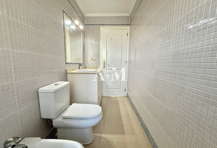 3 sypialnia Dom do wynajęcia w Almoradi z basenem garażem - 1 100 € (Ref: 10095395)