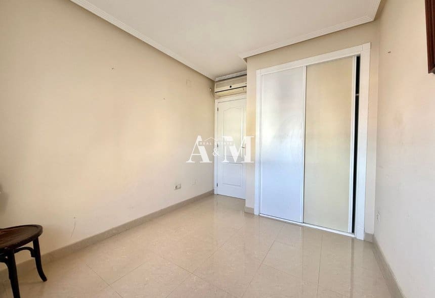 3 sypialnia Dom do wynajęcia w Almoradi z basenem garażem - 1 100 € (Ref: 10095395)