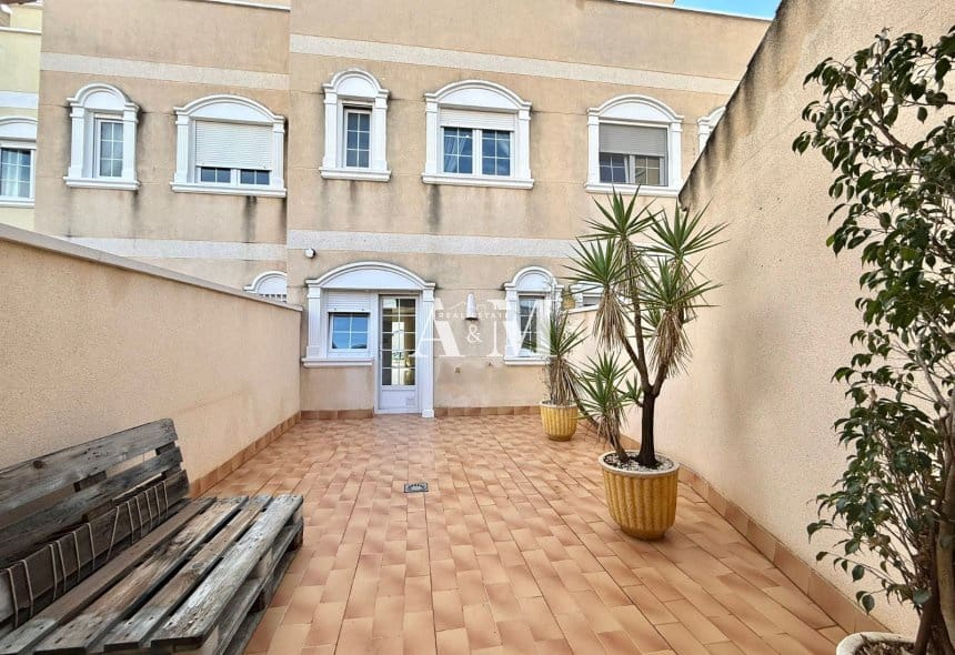3 sypialnia Dom do wynajęcia w Almoradi z basenem garażem - 1 100 € (Ref: 10095395)