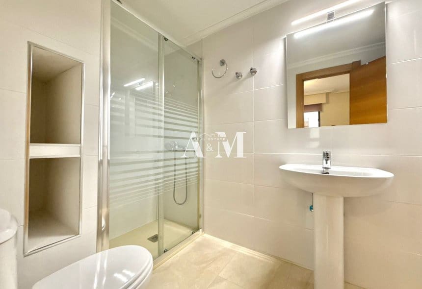 3 Zimmer Strandapartment zu vermieten in Torrevieja - 1.100 € (Ref: 10095398)