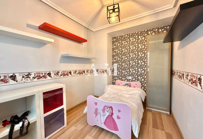 3 Zimmer Strandapartment zu vermieten in Torrevieja - 1.100 € (Ref: 10095398)