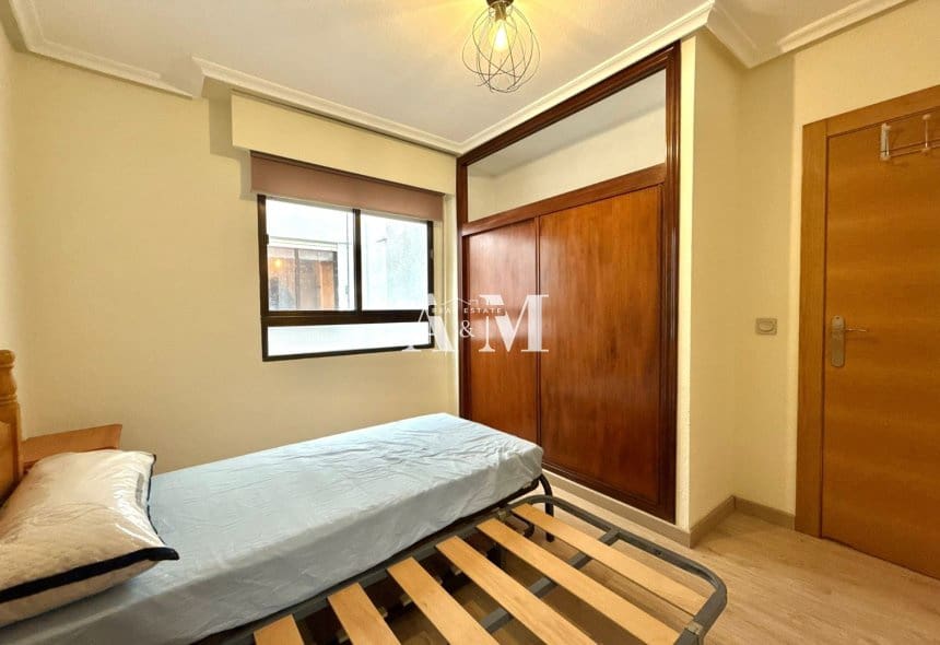 3 Zimmer Strandapartment zu vermieten in Torrevieja - 1.100 € (Ref: 10095398)