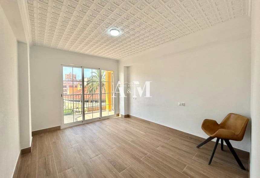 4 soverom Leilighet til leie i Orihuela - € 800 (Ref: 10095399)