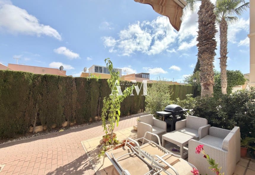 2 bedroom Apartment for rent in Torrevieja with pool garage - € 890 (Ref: 10095400)