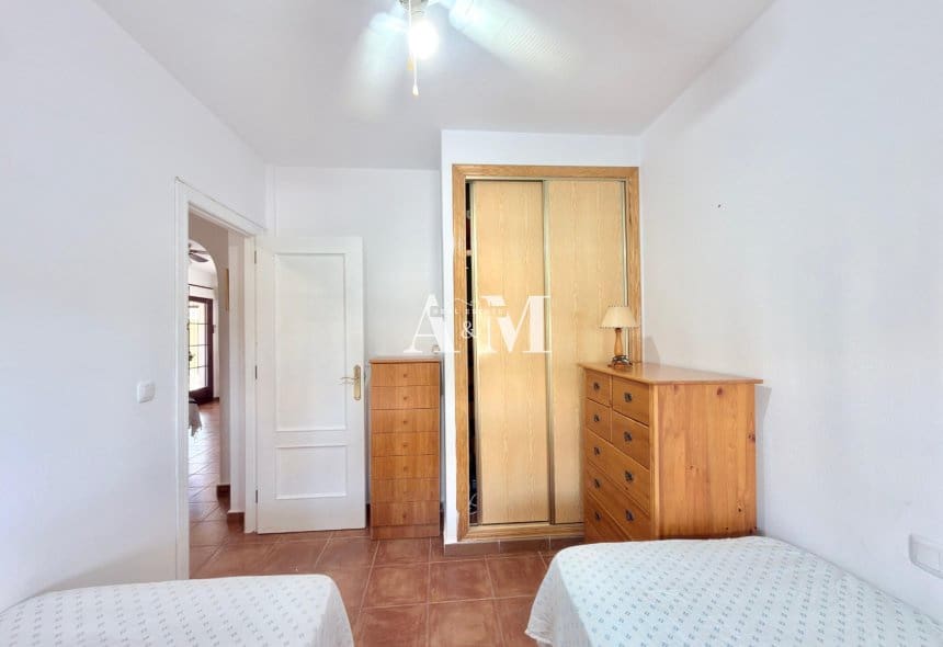 2 bedroom Apartment for rent in Torrevieja with pool garage - € 890 (Ref: 10095400)