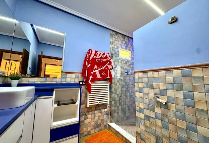 3 bedroom Villa for rent in Ciudad Quesada with pool garage - € 2,000 (Ref: 10095401)