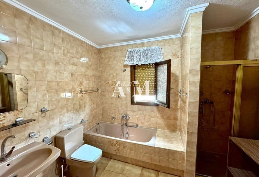 3 bedroom Villa for rent in Ciudad Quesada with pool garage - € 2,000 (Ref: 10095401)