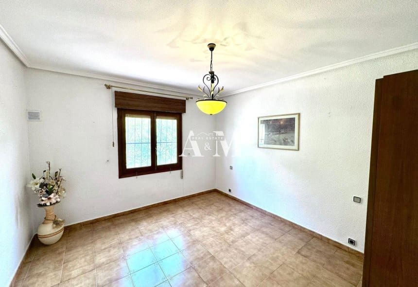 3 bedroom Villa for rent in Ciudad Quesada with pool garage - € 2,000 (Ref: 10095401)