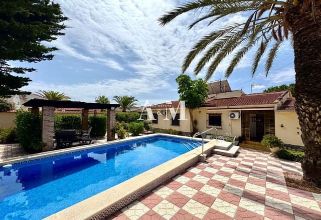 3 bedroom Villa for rent in Ciudad Quesada, Rojales with pool garage - € 2,000 (Ref: 10095401)