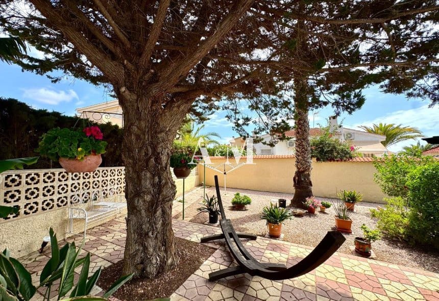 3 bedroom Villa for rent in Ciudad Quesada with pool garage - € 2,000 (Ref: 10095401)