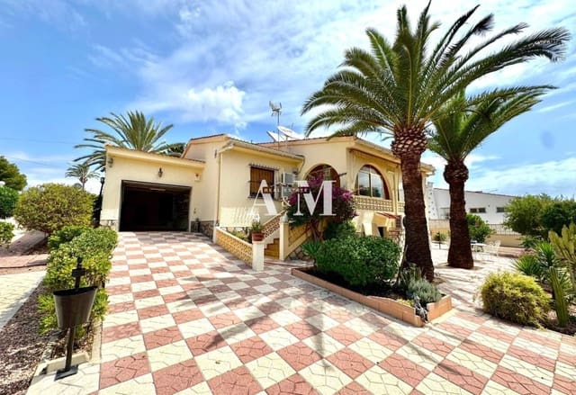 3 bedroom Villa for rent in Ciudad Quesada, Rojales with pool garage - € 2,000 (Ref: 10095401)