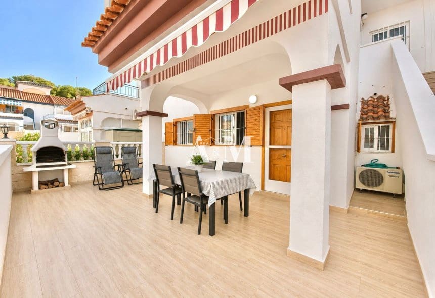 Bungalow de 2 habitaciones en Pilar de la Horadada en alquiler con piscina - 750 € (Ref: 10095402)