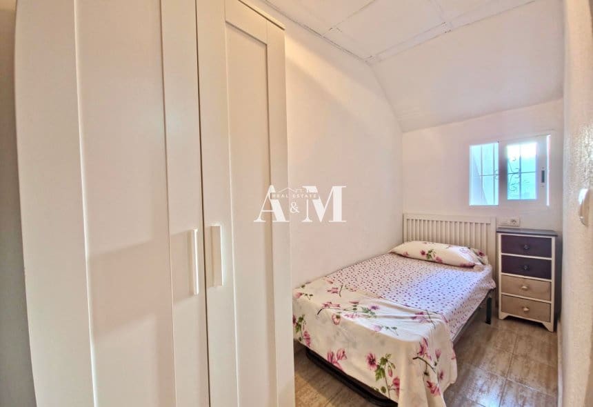 Bungalow de 2 habitaciones en Pilar de la Horadada en alquiler con piscina - 750 € (Ref: 10095402)
