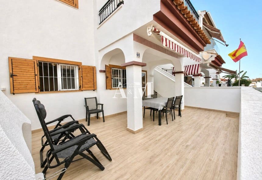 Bungalow de 2 habitaciones en Pilar de la Horadada en alquiler con piscina - 750 € (Ref: 10095402)