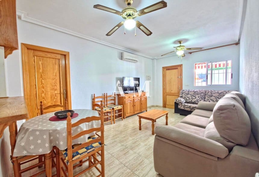 Bungalow de 2 habitaciones en Pilar de la Horadada en alquiler con piscina - 750 € (Ref: 10095402)
