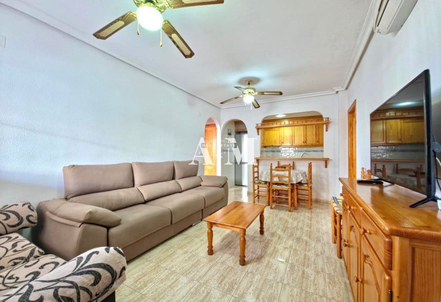 Bungalow de 2 habitaciones en Pilar de la Horadada en alquiler con piscina - 750 € (Ref: 10095402)