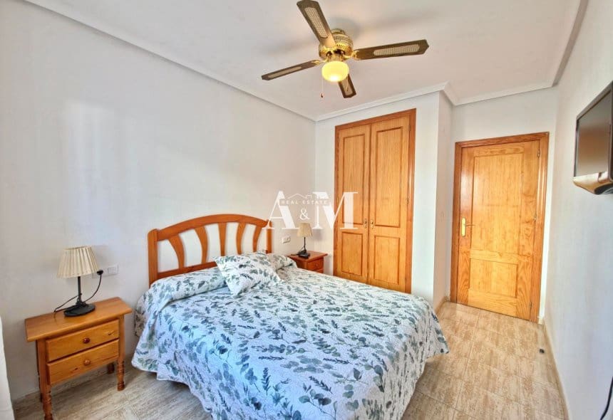 Bungalow de 2 habitaciones en Pilar de la Horadada en alquiler con piscina - 750 € (Ref: 10095402)