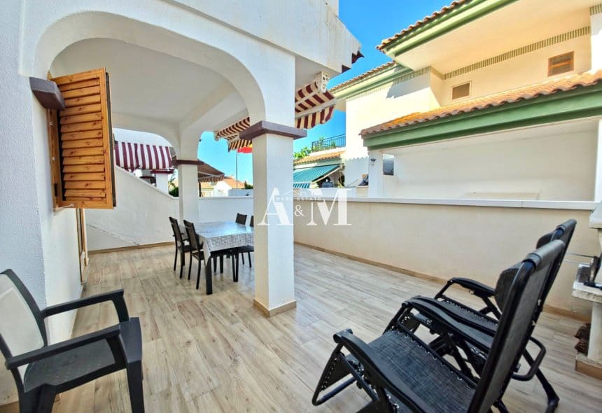Bungalow de 2 habitaciones en Pilar de la Horadada en alquiler con piscina - 750 € (Ref: 10095402)