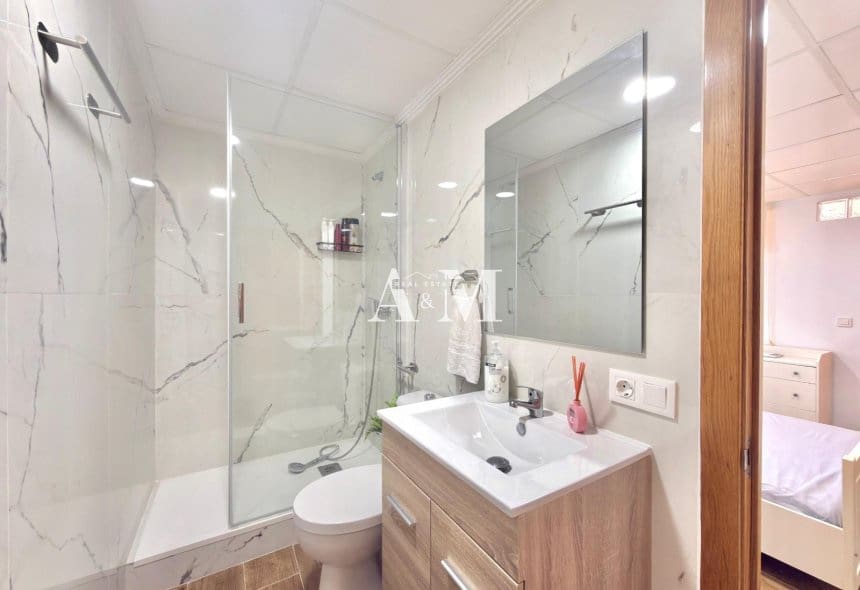 Apartamento Playa de 2 habitaciones en Guardamar del Segura en alquiler - 1.000 € (Ref: 10095403)