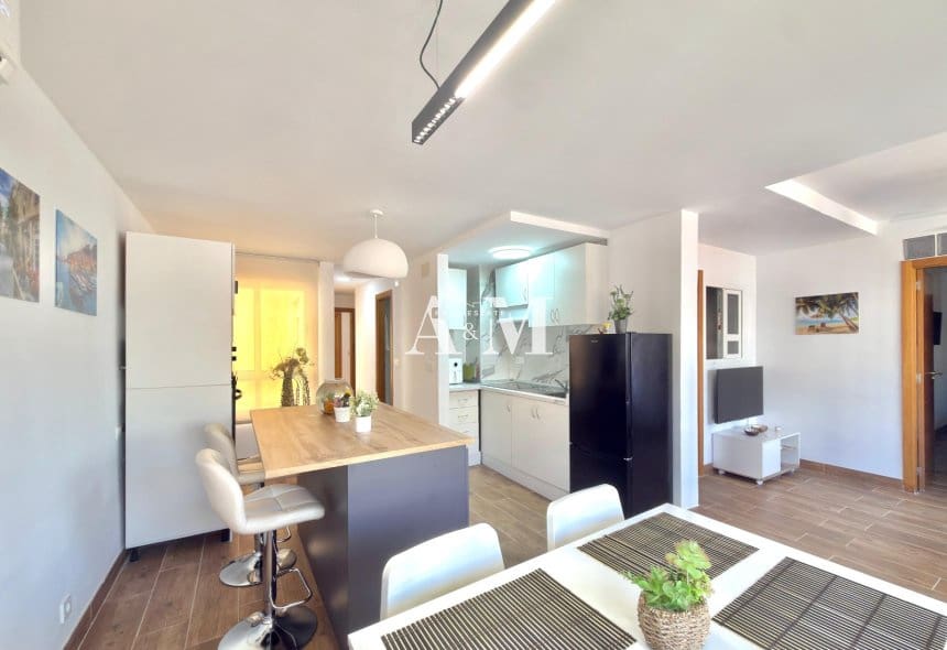 Apartamento Playa de 2 habitaciones en Guardamar del Segura en alquiler - 1.000 € (Ref: 10095403)