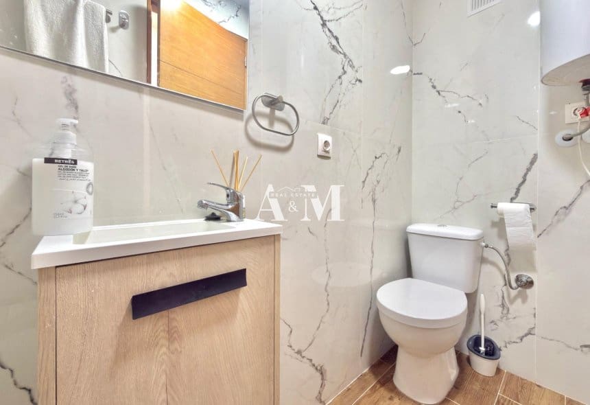 Apartamento Playa de 2 habitaciones en Guardamar del Segura en alquiler - 1.000 € (Ref: 10095403)