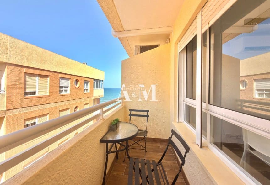Apartamento Playa de 2 habitaciones en Guardamar del Segura en alquiler - 1.000 € (Ref: 10095403)