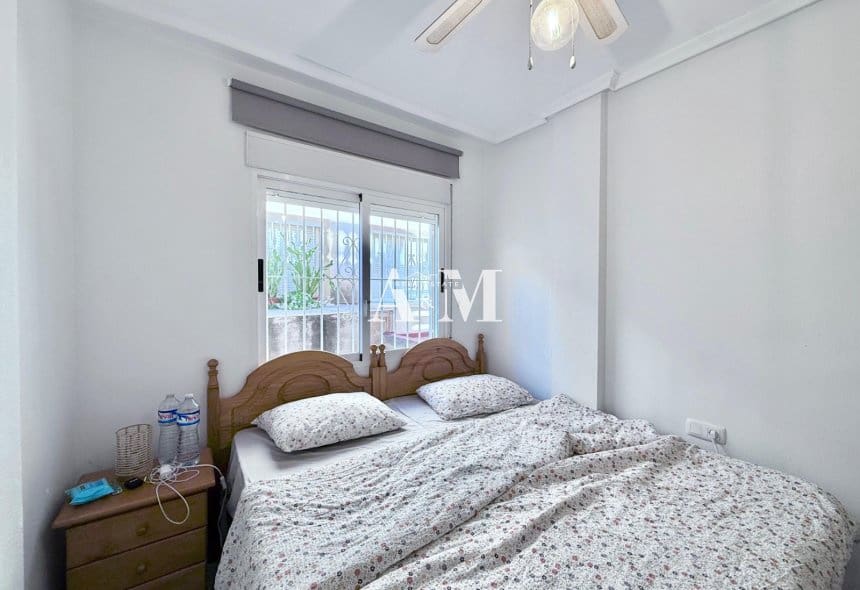 Maison de Ville de 2 chambres à louer à Torrevieja avec piscine - 1 150 € (Ref: 10095406)