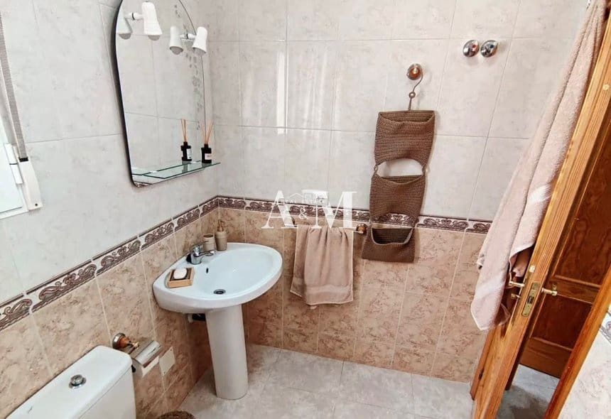 Maison de Ville de 2 chambres à louer à Torrevieja avec piscine - 1 150 € (Ref: 10095406)