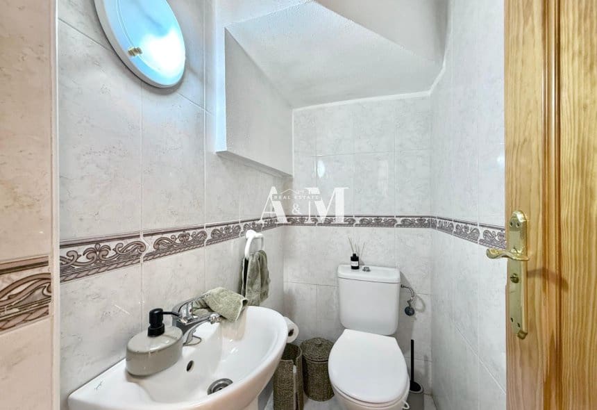 Maison de Ville de 2 chambres à louer à Torrevieja avec piscine - 1 150 € (Ref: 10095406)
