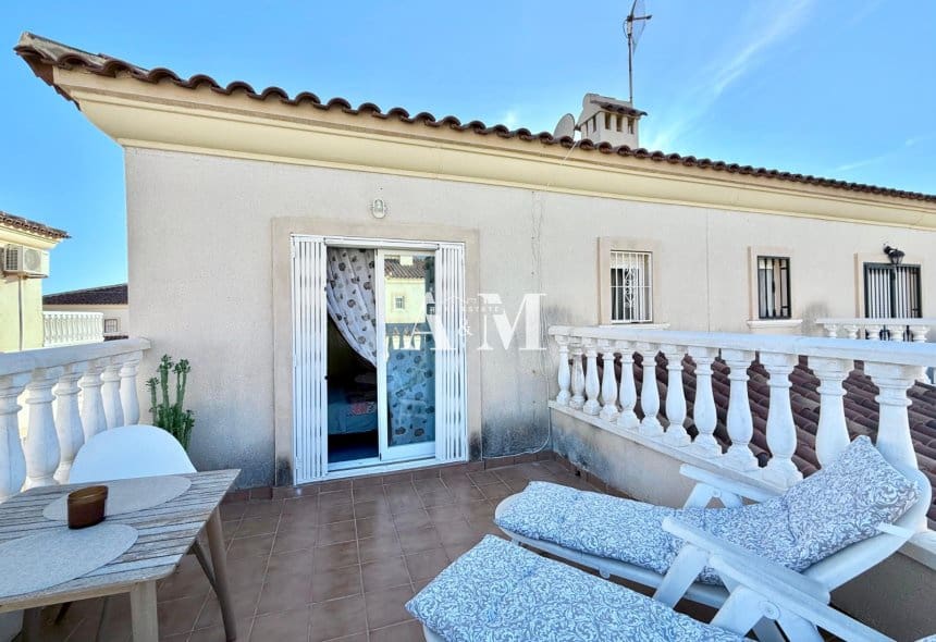 Maison de Ville de 2 chambres à louer à Torrevieja avec piscine - 1 150 € (Ref: 10095406)