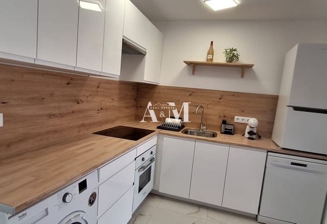 3 soveværelse Strandlejlighed til salg i Playa del Acequión, Torrevieja - € 250.000 (Ref: 10095408)