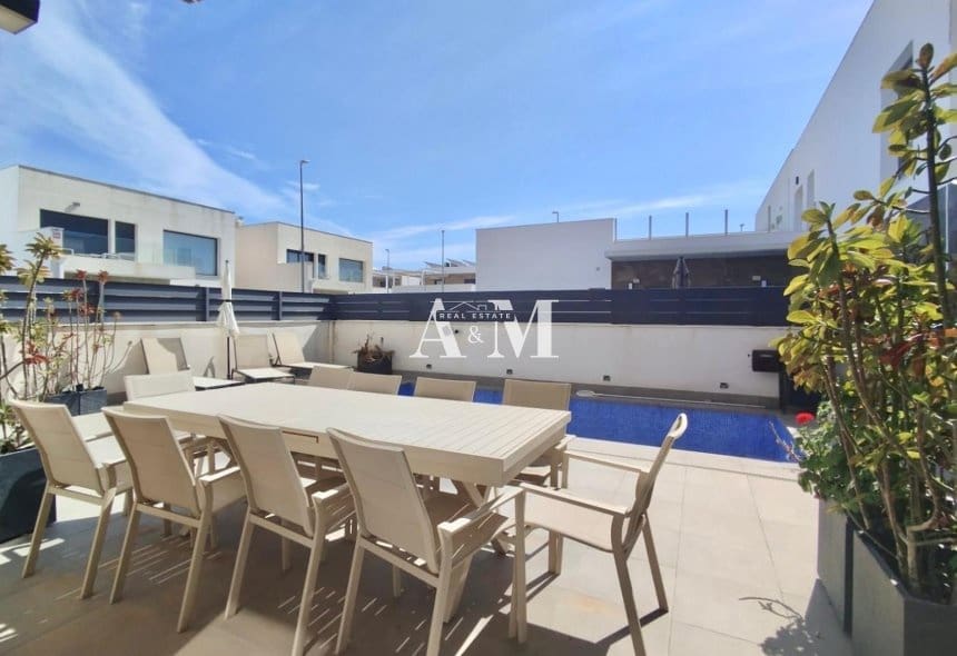 2 quarto Moradia para arrendar em Alicante cidade com piscina - 2 000 € (Ref: 10095410)