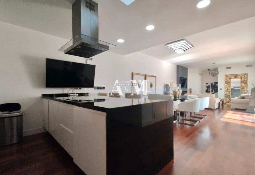 2 quarto Moradia para arrendar em Alicante cidade com piscina - 2 000 € (Ref: 10095410)